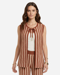 Colete com Amarração de Tricot Listrado - Caramelo - CARAMELO / Único (P ao GG) / MARROM