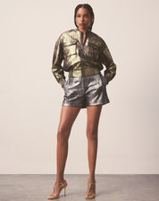 Shorts Com Pregas Metalizado - Prata