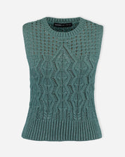Regata tricot ponto diferenciado verde apresentada sozinha em fundo branco, vista frontal do produto