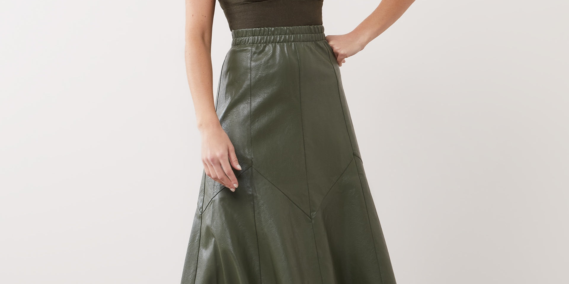 saia-midi-statement-verde-militar-01.jpg